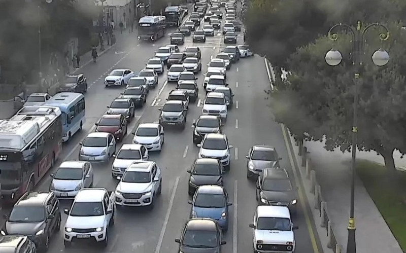 Bakıda tıxac olan yollar - SİYAHI