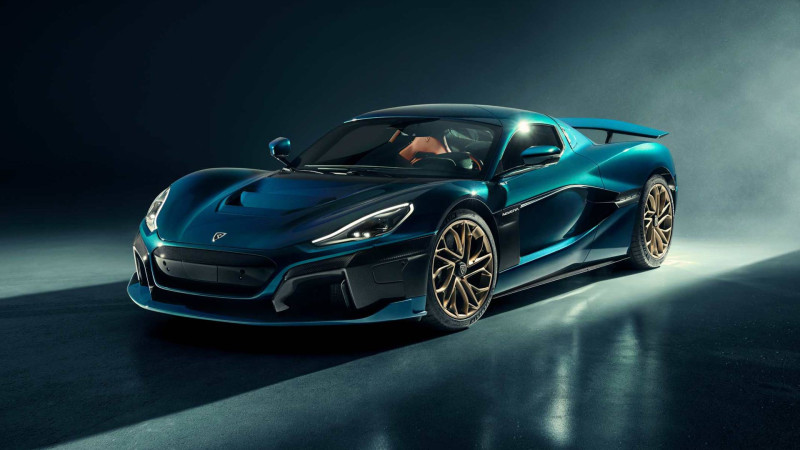 “Nevera hiperkar”ı geriyə 275  km/saat sürətlə hərəkət edərək rekorda imza atıb - VİDEO