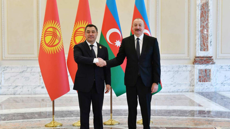 İlham Əliyev Qırğızıstan Prezidenti ilə görüşüb