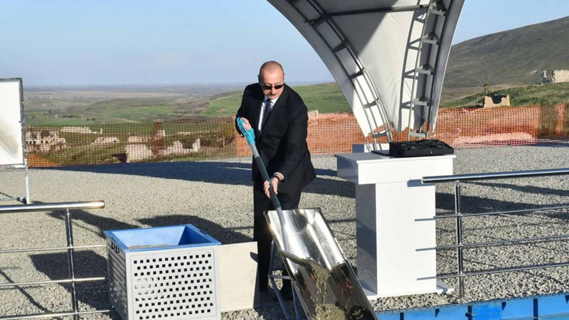 Prezident Füzuli rayonunda Qarğabazar kəndinin təməlini qoyub