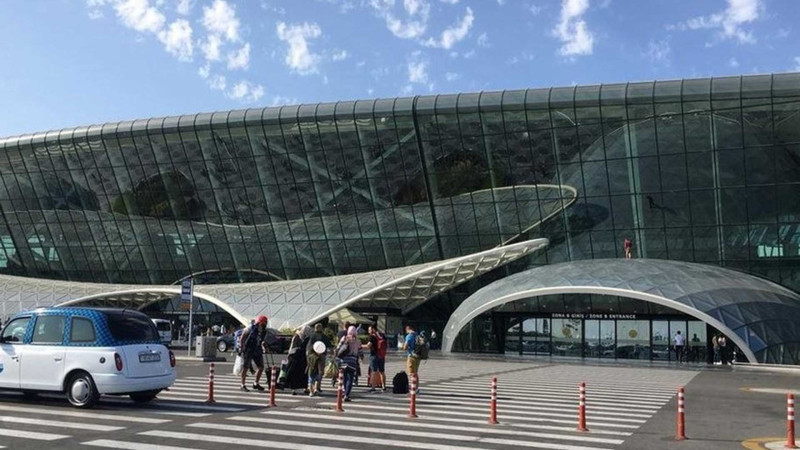 Bu il Azərbaycana gələnlərin və ölkədən çıxanların sayı açıqlanıb