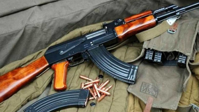Sumqayıt sakinindən “Kalaşnikov” götürülüb