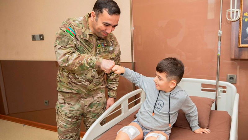 Şəhidin serebral iflic xəstəsi olan övladının əməliyyat xərcləri qarşılanıb