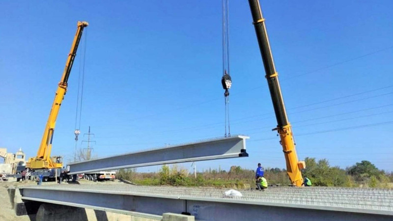 Qudyalçay üzərində inşa olunan yeni körpünün aşırım tirləri montaj olunub