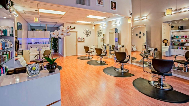Abşeronda gözəllik salonundan 20 min manatlıq lazer aparatları oğurlanıb