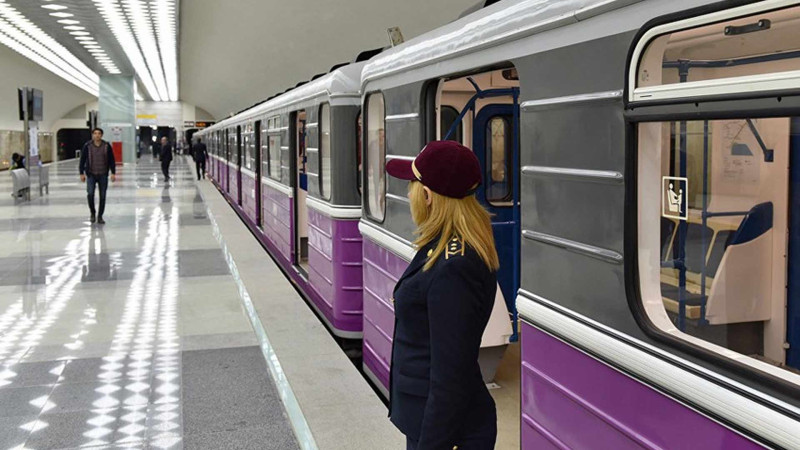 Bakı metropoliteni bu gün gecə saat 01:00-a kimi işləyəcək