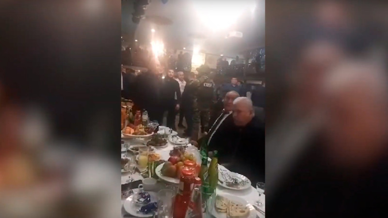Voronejdə polis azərbaycanlıların məclisinə basqın edib