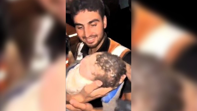 Körpə 37 gün sonra dağıntılar altından sağ çıxarılıb