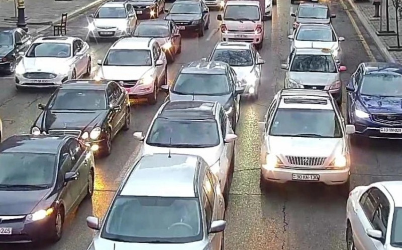 Bakıda tıxac olan yollar - SİYAHI