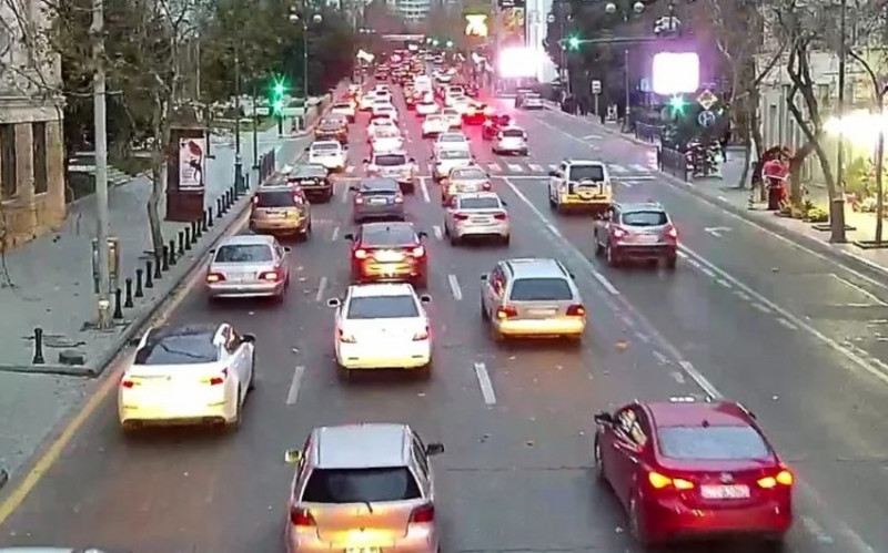 Bakıda tıxac olan yollar - SİYAHI