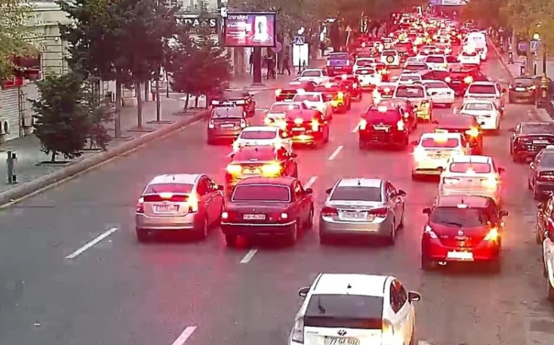 Bakıda tıxac olan yollar - SİYAHI