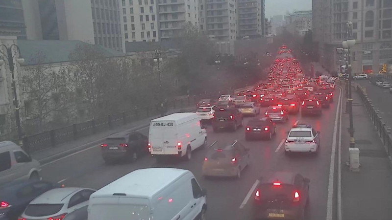 Bakıda tıxac olan yollar - SİYAHI
