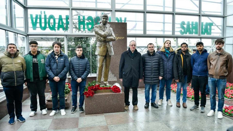 Şahmatçılar Vüqar Həşimovun məzarını ziyarət ediblər
