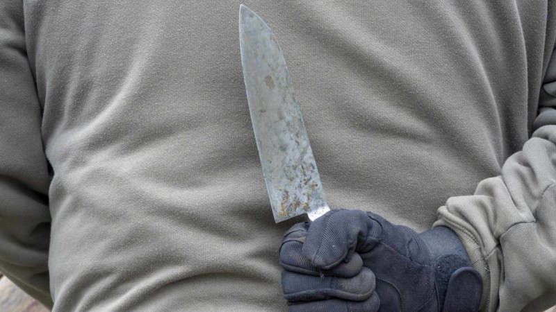 Xaçmazda ata və oğul bıçaqlanıb