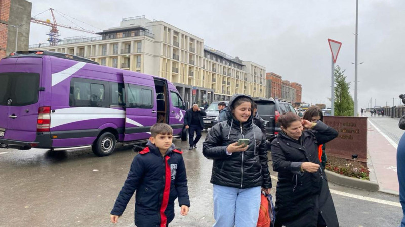 Bu gün daha 25 ailə öz doğma yurdlarında mənzillərinə qovuşublar