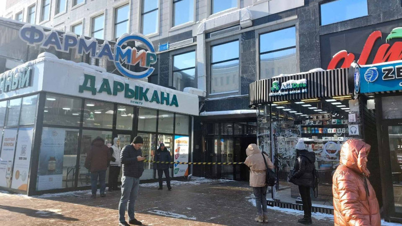Bişkekdə insanlar xəstəxana və ticarət mərkəzindən təxliyə olunur
