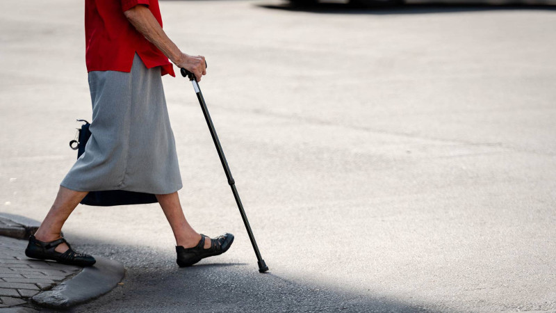 Sumqayıtda avtomobil 72 yaşlı qadını vurub