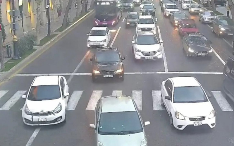 Bakıda tıxac olan yollar - SİYAHI