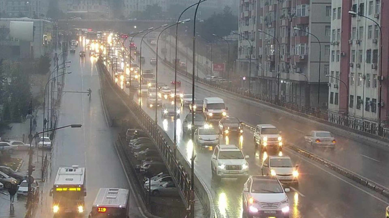 Yağışlı hava şəraitində paytaxtda tıxac olan yollar- SİYAHI