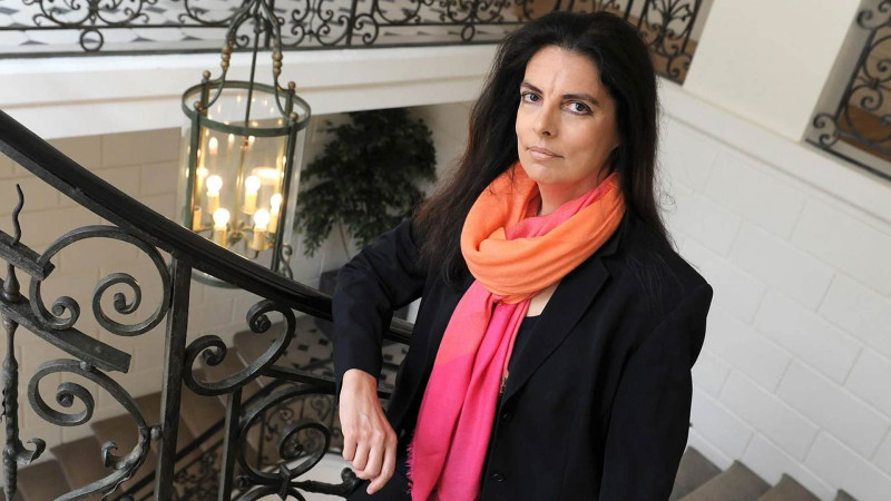 100 milyard dollar sərvəti olan ilk qadının adı açıqlanıb