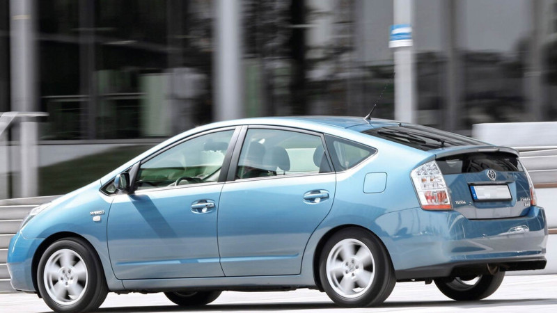 Bakıda Prius piyadanı vuraraq öldürüb