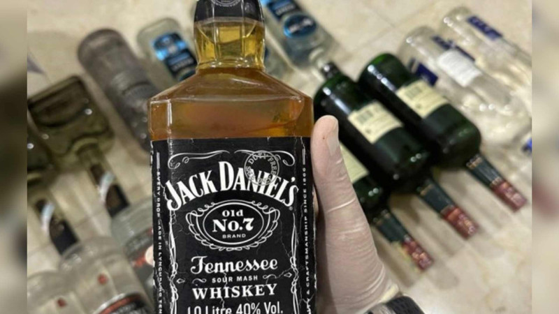 Masallının bu kafesində saxta alkoqollu içkilər aşkarlanıb