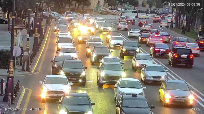 Bakıda tıxac olan yollar - SİYAHI