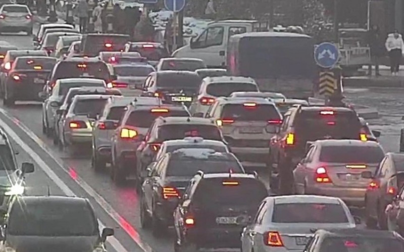 Bakıda tıxac olan yollar - SİYAHI