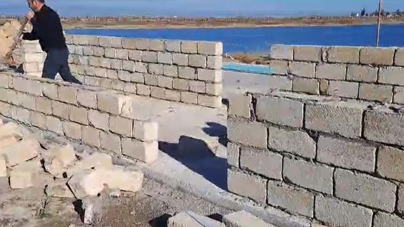 Kürdəmirdə qanunsuz tikili sökülüb - VİDEO
