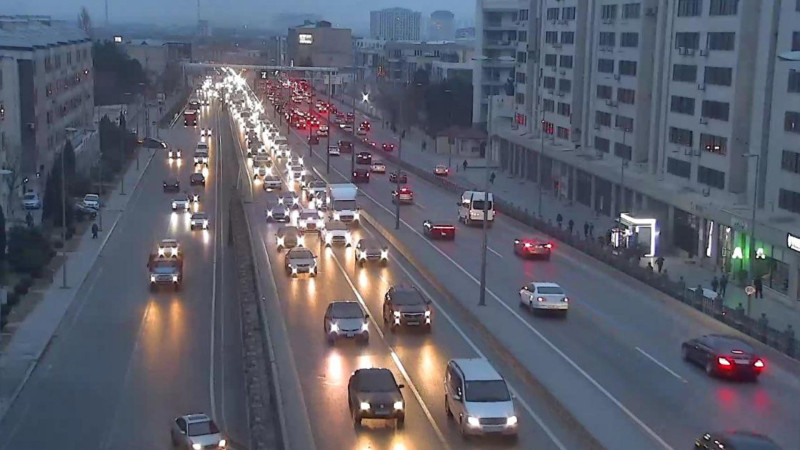 Bakıda tıxac olan yollar - SİYAHI
