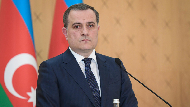 Ceyhun Bayramov Uqandaya səfərə yola düşüb