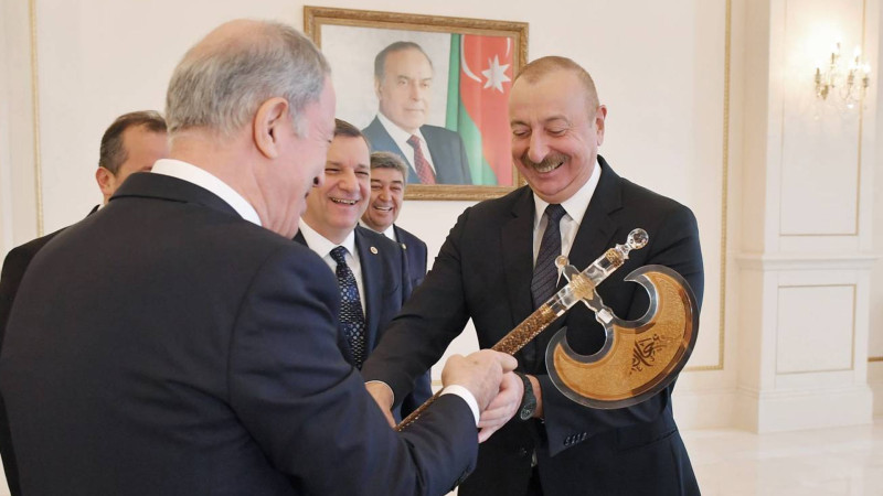 Prezident Hulusi Akarı qəbul edib