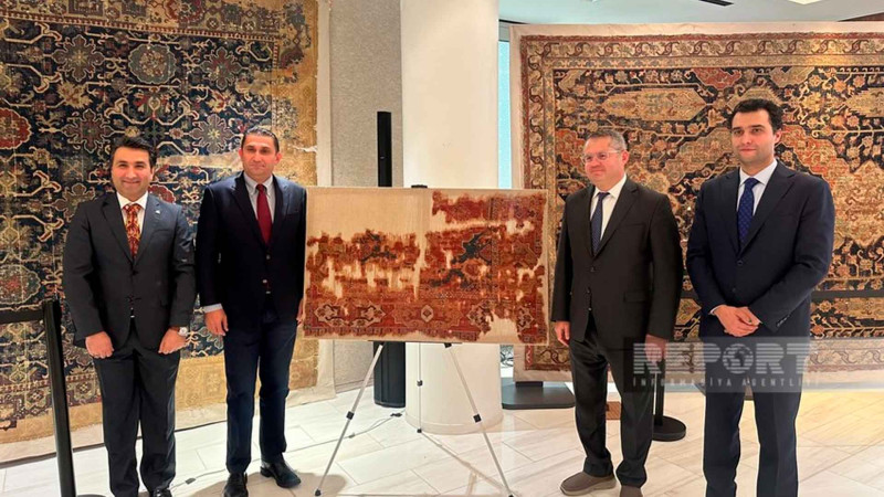 Səfəvilər dövrünün nadir Azərbaycan xalçaları Nyu-Yorkda - FOTO