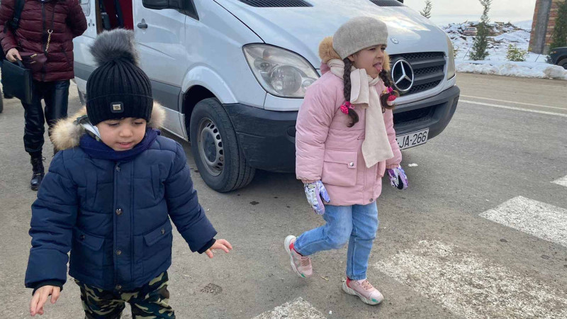 Yola salınan daha 27 ailə Füzuli şəhərinə çatıb