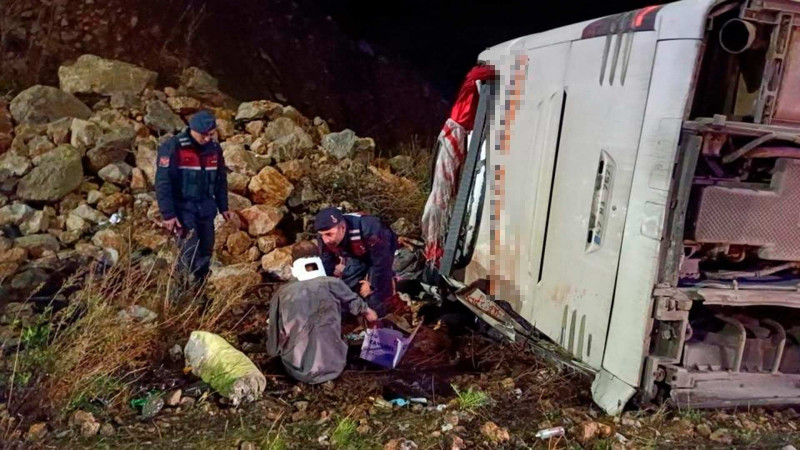 Türkiyədə avtobus aşıb, 9 nəfər ölüb