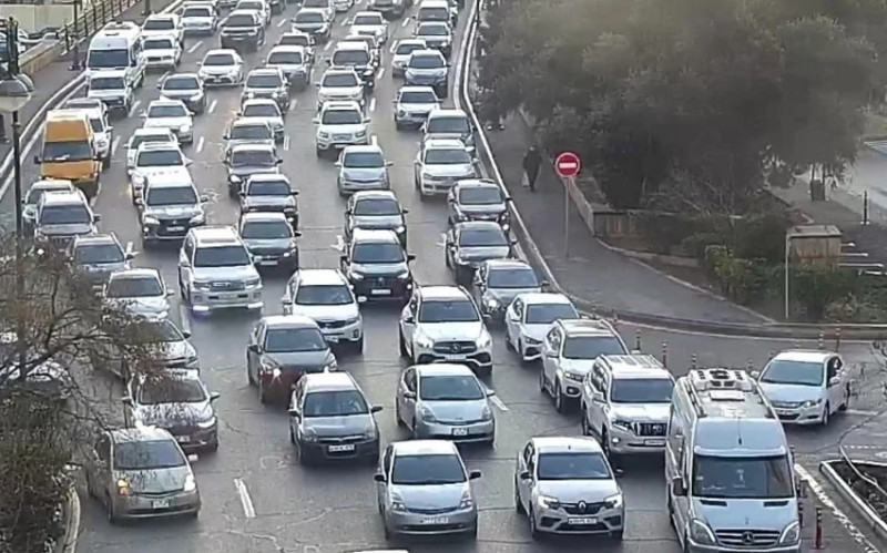 Bakıda tıxac olan yollar - SİYAHI
