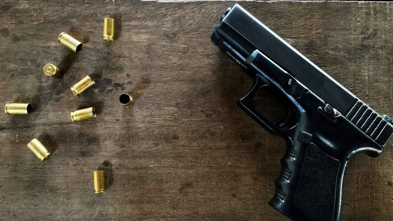 Gəncədə avtomobildə nömrəsi silinmiş “Makarov” markalı tapança aşkar edilib