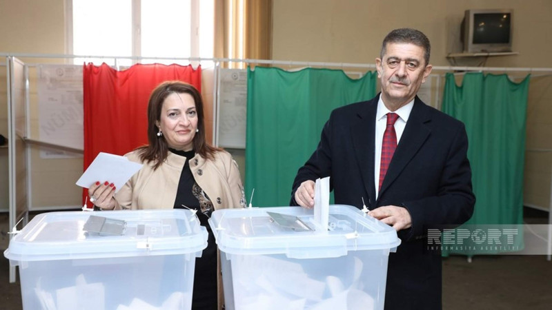 Prezidentliyə namizəd Elşad Musayev səs verib