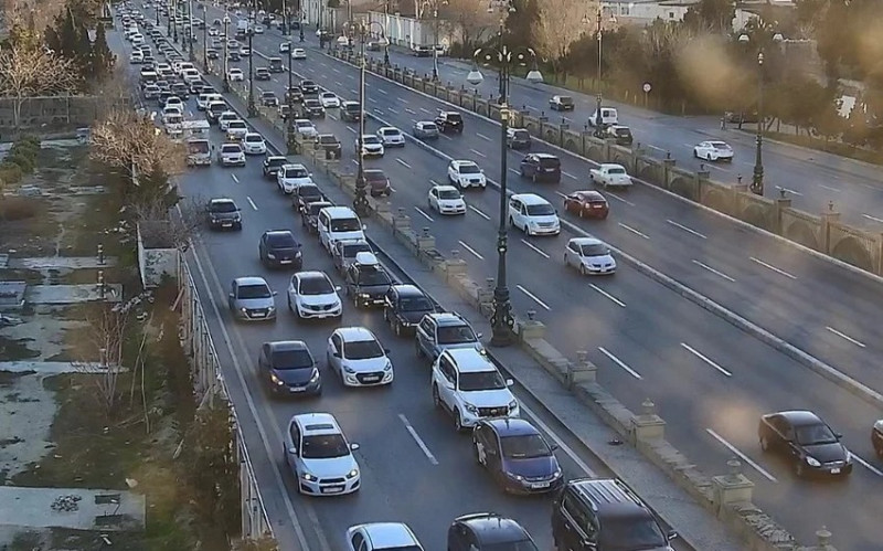Bakıda tıxac olan yollar - SİYAHI