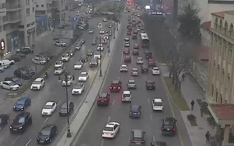 Bakıda tıxac olan yollar - SİYAHI