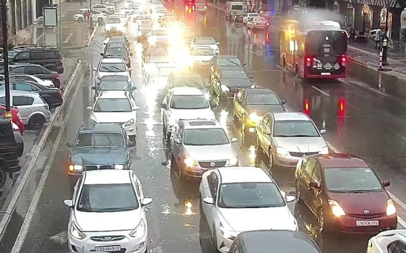 Bakıda tıxac olan yollar - SİYAHI