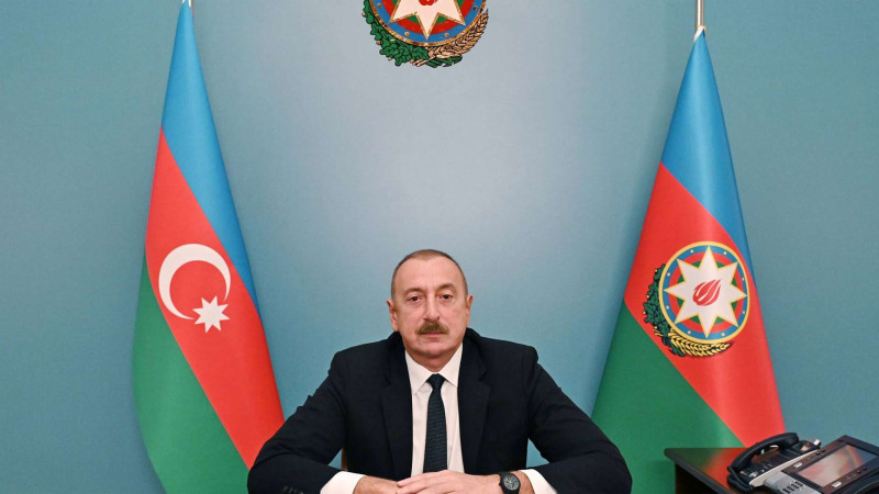 Prezident Bakı yollarının yenidən qurulmasına vəsait ayırıb