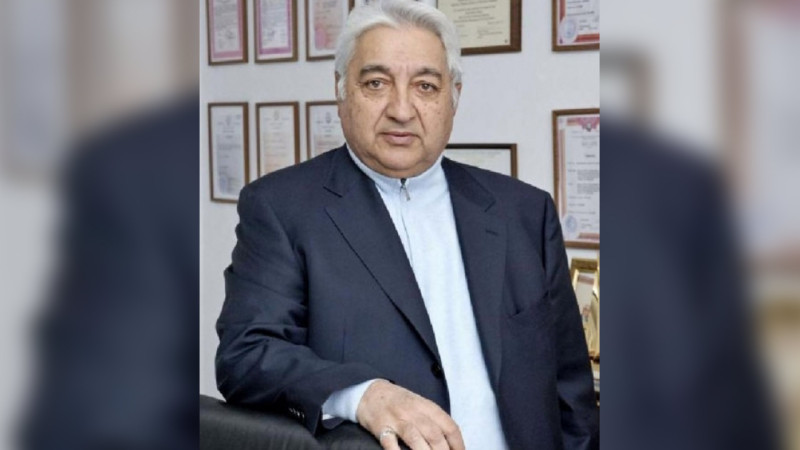 İlham Əliyev Arif Paşayevi 90 illik yubileyi münasibətilə təbrik edib