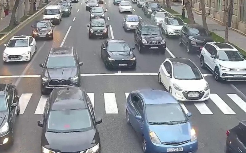 Bakıda tıxac olan yollar - SİYAHI