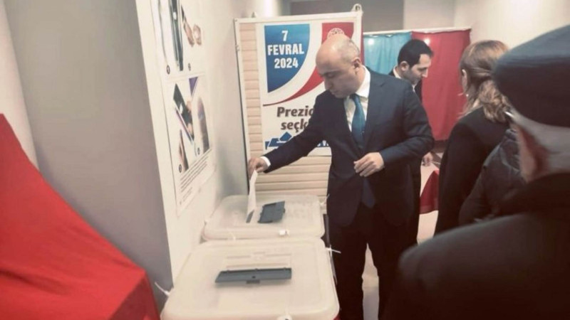 Elm və təhsil naziri səs verib