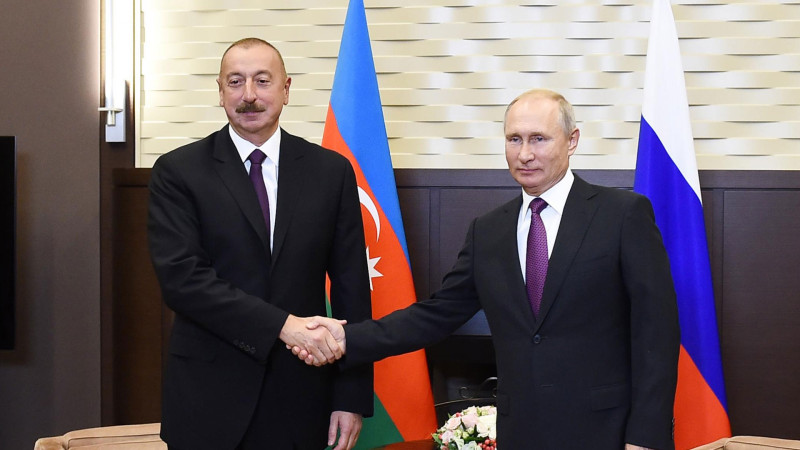 Vladimir Putin İlham Əliyevə zəng edib