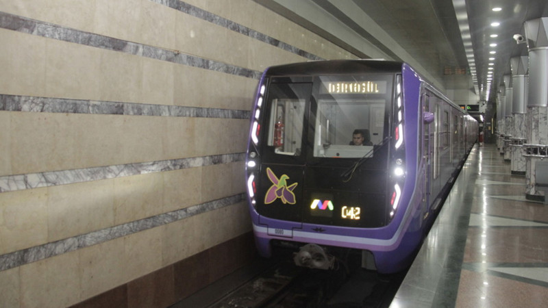 Metronun 28 May stansiyasında qatarın yubanmasının səbəbi açıqlanıb