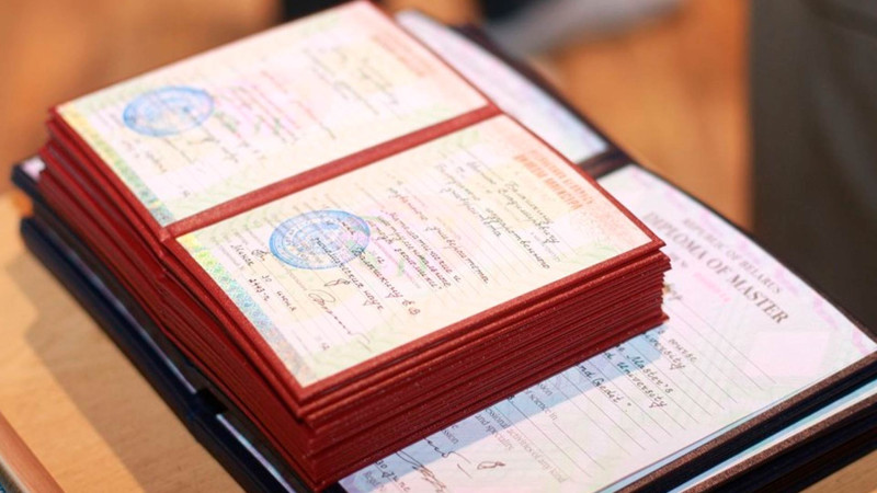 Xaricdə təhsil alanların NƏZƏRİNƏ: Diplomların tanınması ilə bağlı YENİLİK