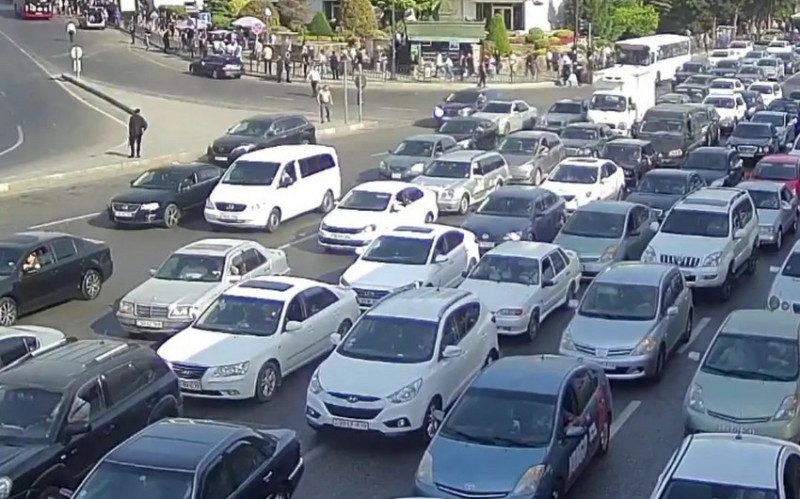 Bakıda tıxac olan yollar - SİYAHI
