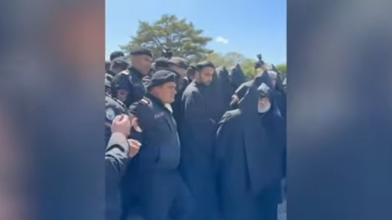 Erməni katolikosu Sardarapat memorial kompleksinə buraxılmayıb - VİDEO